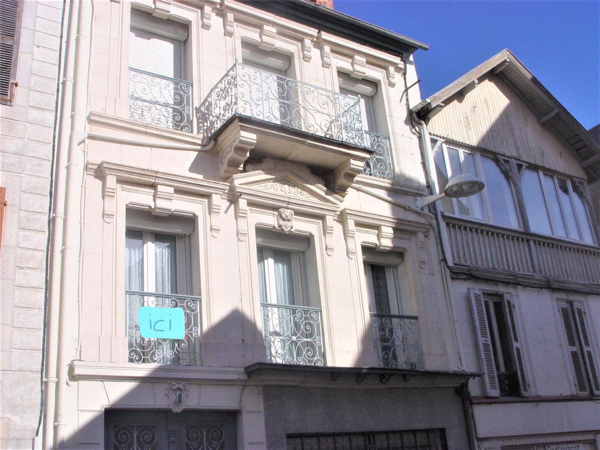 Joli T2 Bagneres De Bigorre Centre Apartment Bagian luar foto